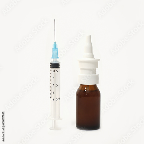 Vial of inhaled vaccine for SARS-CoV-2 for direct application to the lungs without needle and syringe.
