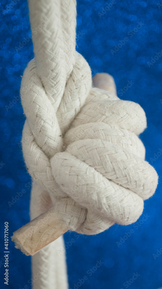Nudo gordo en cuerda gorda blanca de algodón Stock Photo | Adobe Stock