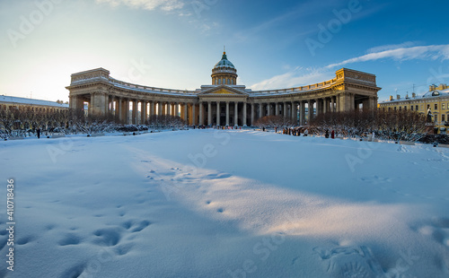 Obraz na płótnie Kazan Cathedral in winter times. Sights of St. Petersburg. Winter in the city on the Neva in Russia w salonie