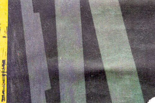 Papel rasgado blanco Fondo blanco rasgado Tiras poster triturado Carteles texturas gruesas Fondo de superficie Espacio para texto