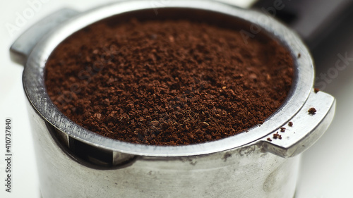 Fotografia Portafilter with ground coffee
