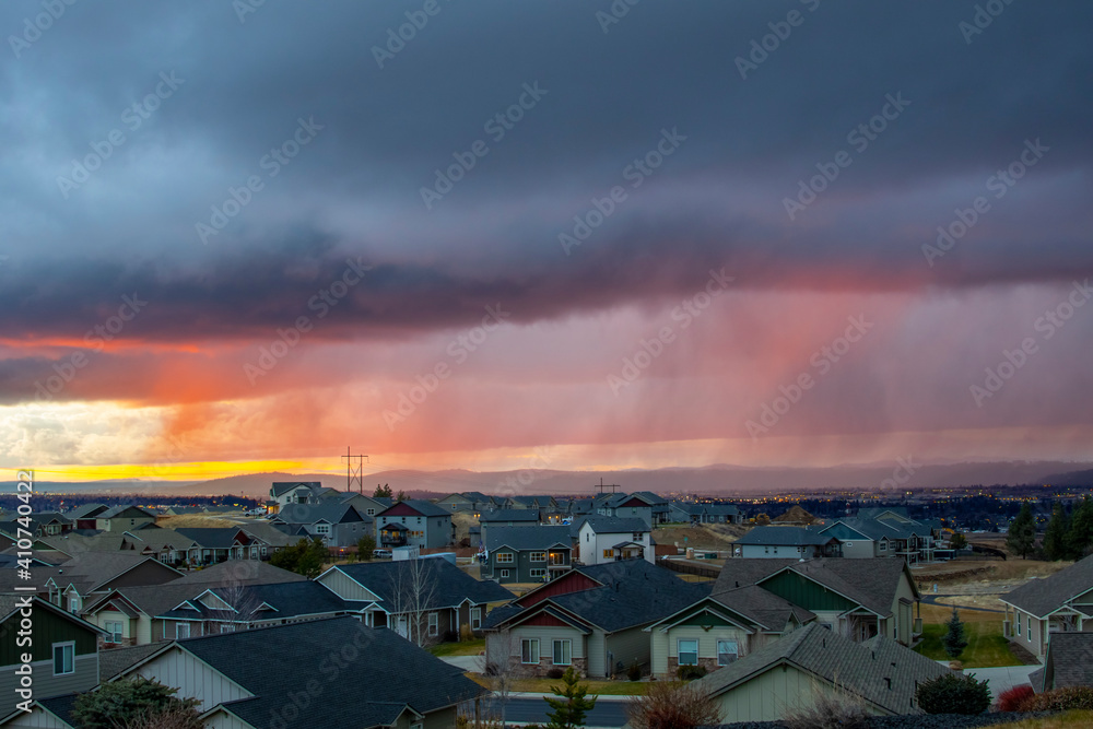 Ταπετσαρία The Spokane Valley and downtown Spokane during a colorful rainstorm at sunset ta