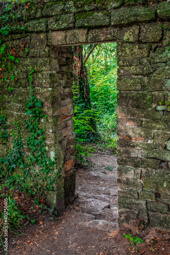 Fototapeta Naklejka Na Ścianę i Meble -  Abandonned Gate in Carnac