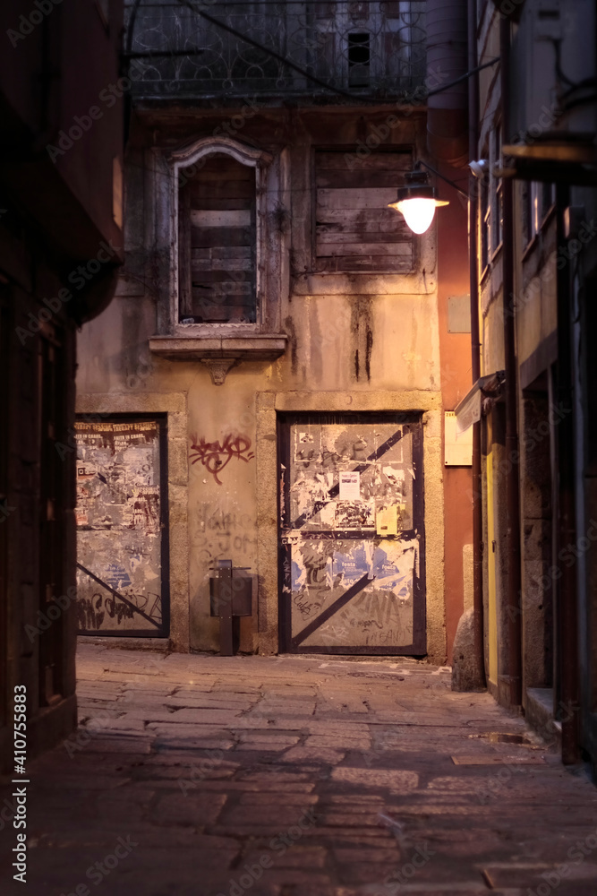 Grunge alley from old Oporto