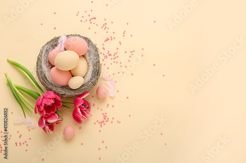 Easter holiday nest with pa...