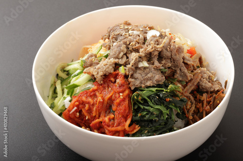 韓国料理のプルコギビビンバのイメージ