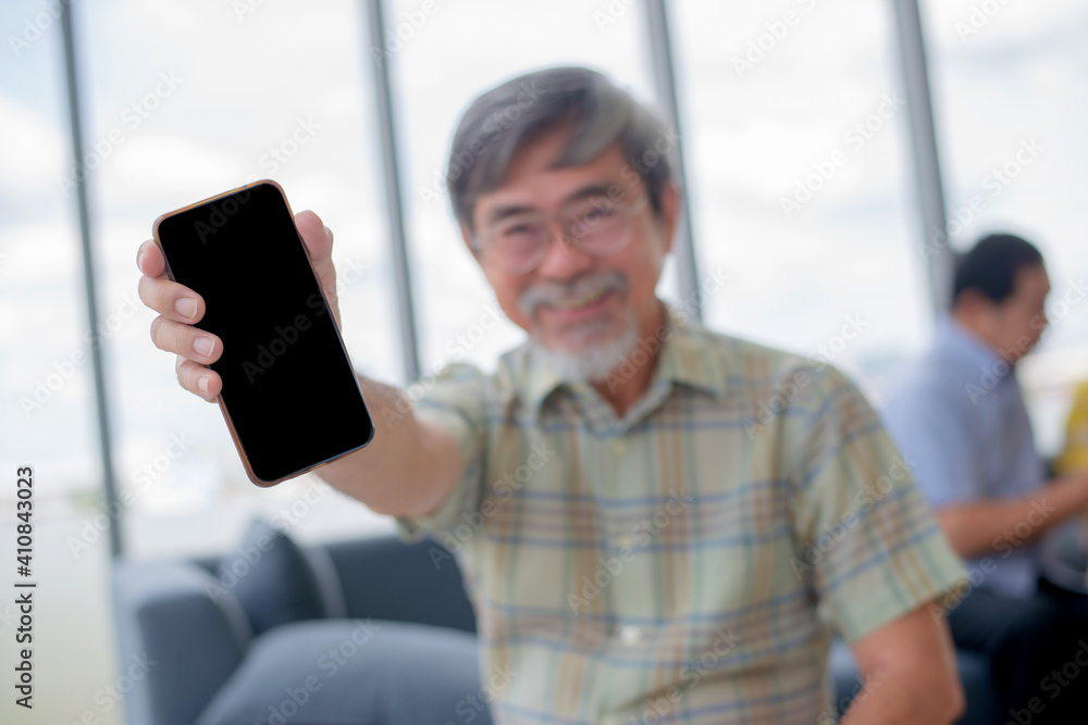 empty screen in retired hand empty screen in retired hand
