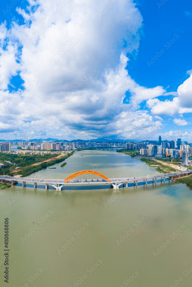 Obraz premium Cityscape of Longsheng Bridge, Huizhou City, Guangdong Province, China