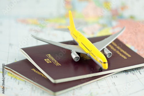 Concept voyages aériens, biréacteur sur passeports 