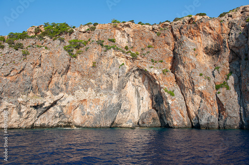 Felsküste auf der Insel Karpathos, Griechenland