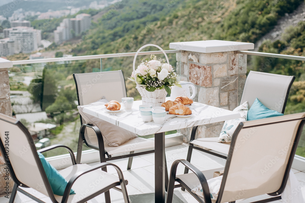 Obraz premium table setting with background mountain 