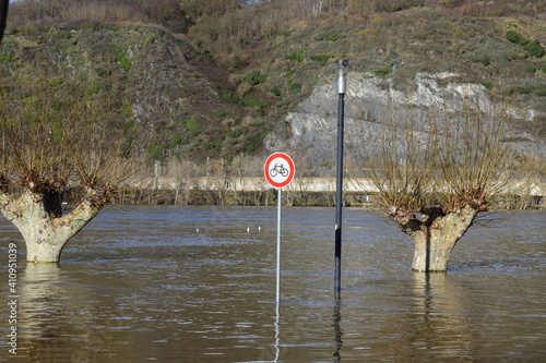 Rheinhochwasser 2021 bei Andernach photo