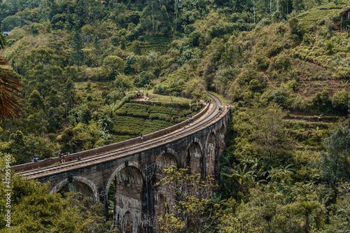 Die berühmte Nine Arches Bridge bei Ella / Demodara auf Sri Lanka
