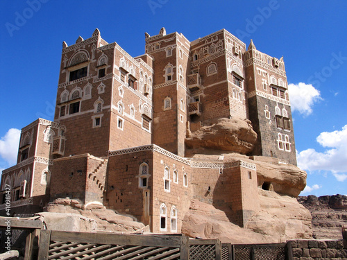 Dar Al Hajar palace in Yemen photo