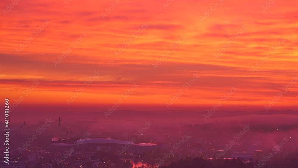 Obraz premium Magical sunrise over Cluj-Napoca city