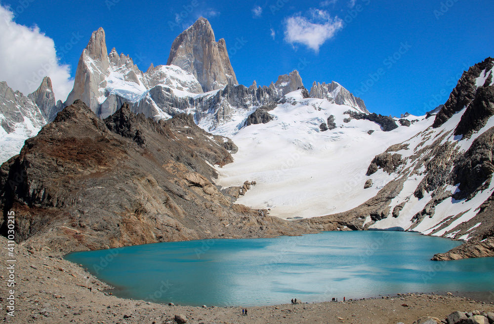 Laguna de los 3 and in the background the majestic Mount Fitz Roy