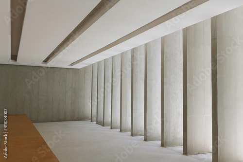 Concrete wall and columns