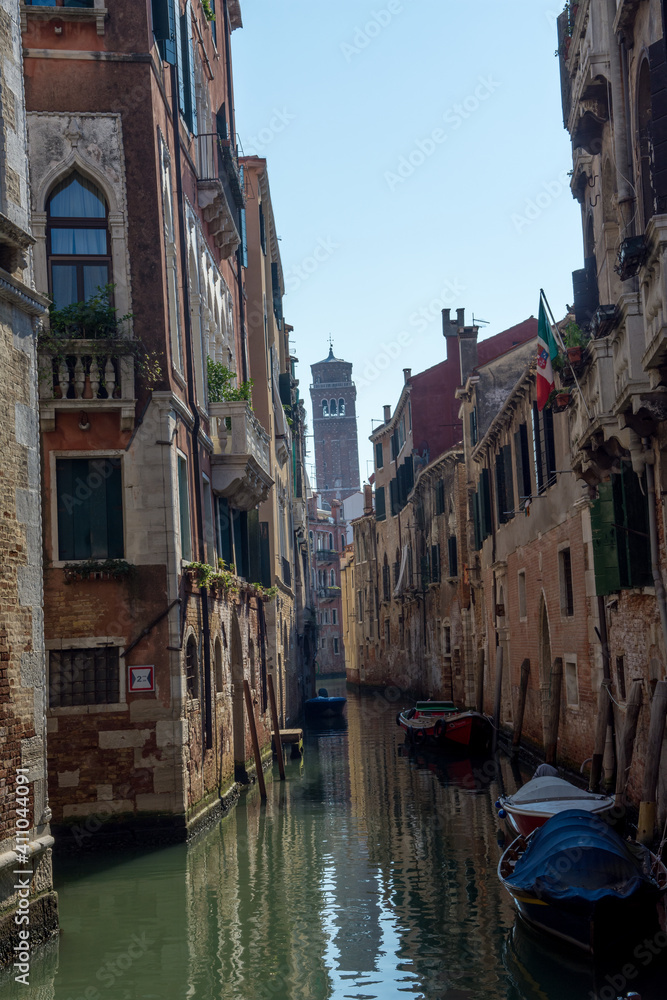 discovery of the city of Venice and its small canals and romantic alleys