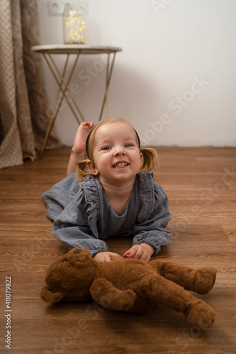 teddy bears  little child