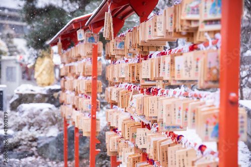 日本の神社の風景（年末年始）初詣イメージ