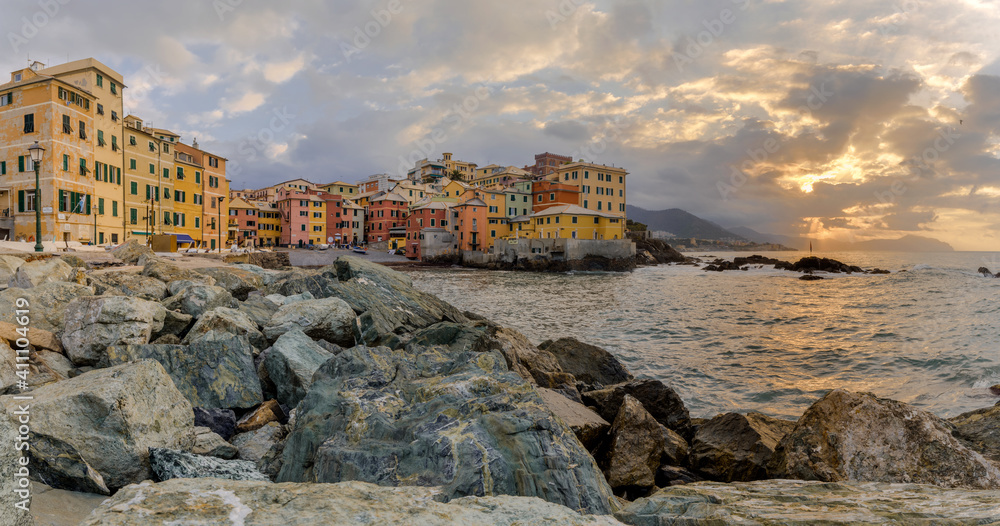 Genova, Boccadasse all'alba, panoramica