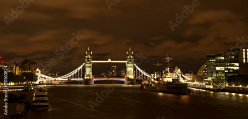 London by night © Adrian