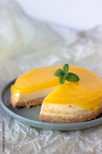 Lemon Cheesecake with Lemon Souce 
