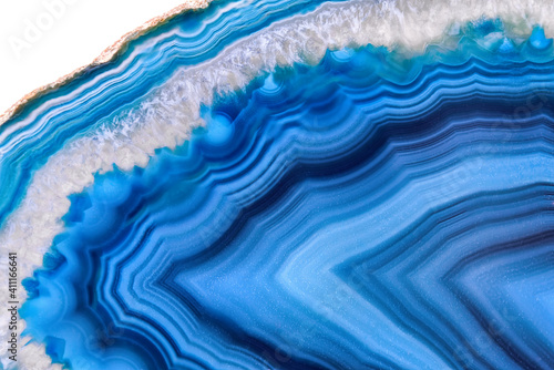 Tableau sur toile Amazing Blue Agate Crystal cross section isolated on white background