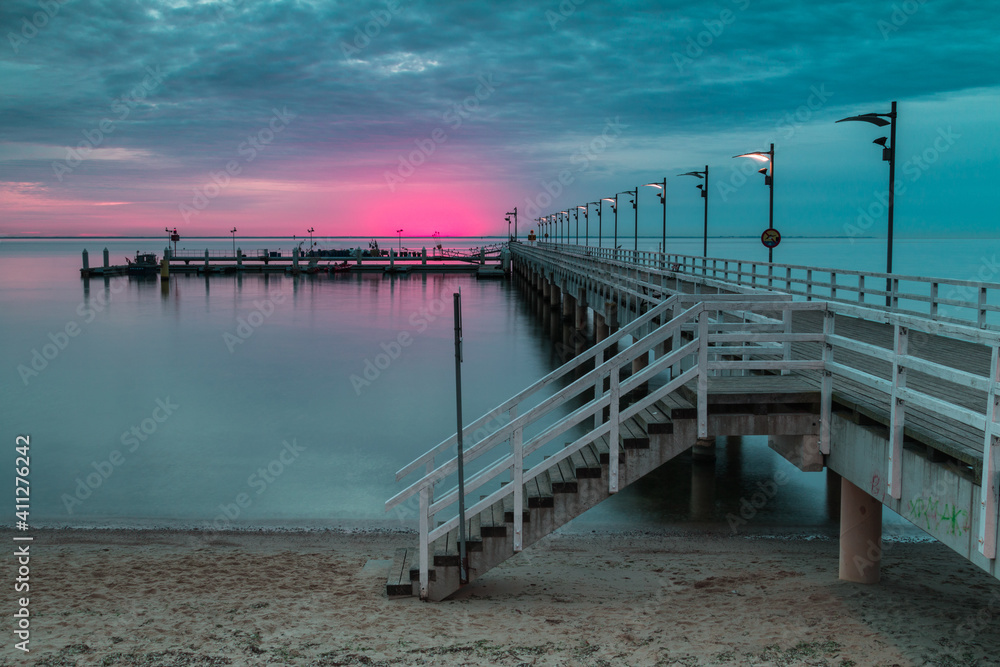 Fototapeta premium pier at sunset