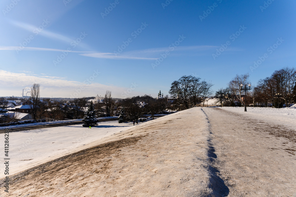 walk through the winter park of the city of Chernihiv22