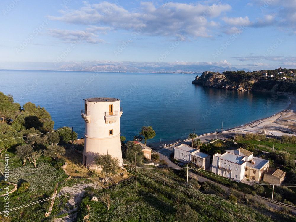 la Torre di Guidaloca, sull'omonima spiaggia.