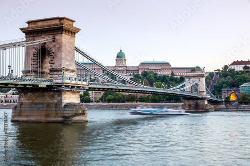 Canvas Print Chain Bridge and Buda Castle in Budapest, Hungary