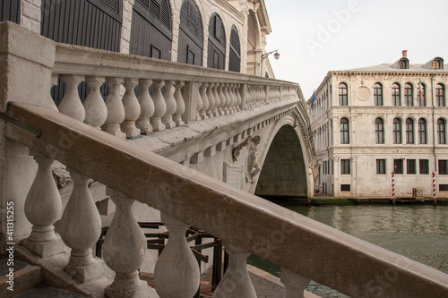 Foto The Rialto Bridge over the Grand Canal, City of Venice, Italy, Europe