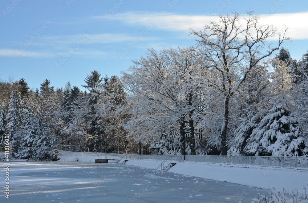 Eis und Schnee in Winterlandschaft Eis und Schnee in Winterlandschaft