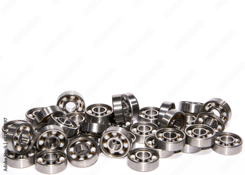 Many deep groove ball bearings - machine elements Many deep groove ball bearings - machine elements