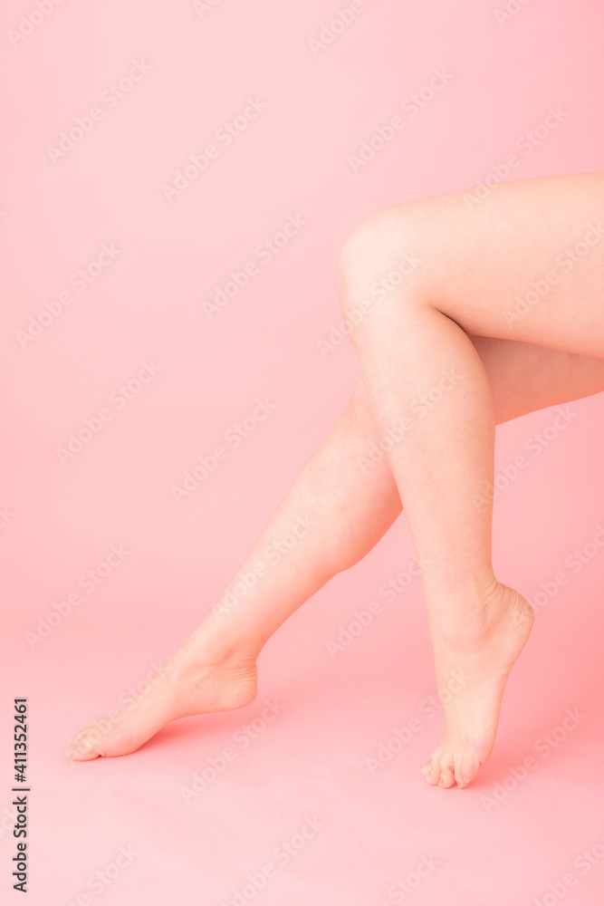 女性 足 女性 足