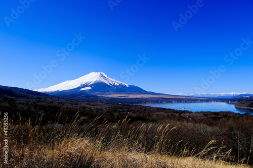 【山梨】パノラマ台から見る山中湖と富士山（冬）