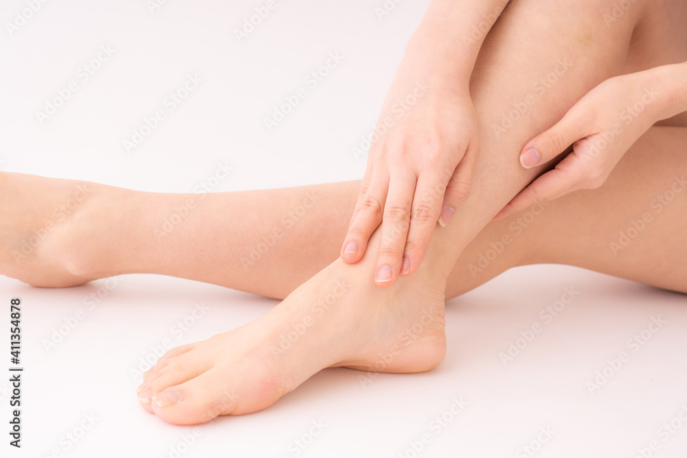 スキンケア 女性 足 スキンケア 女性 足