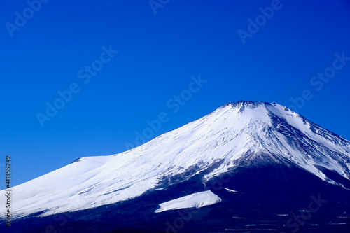 【山梨】山中湖（パノラマ台）から見る富士山（冬） © firstocean