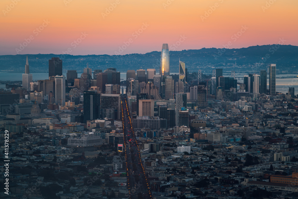 Obraz premium San Francisco Skyline from Twin Peaks