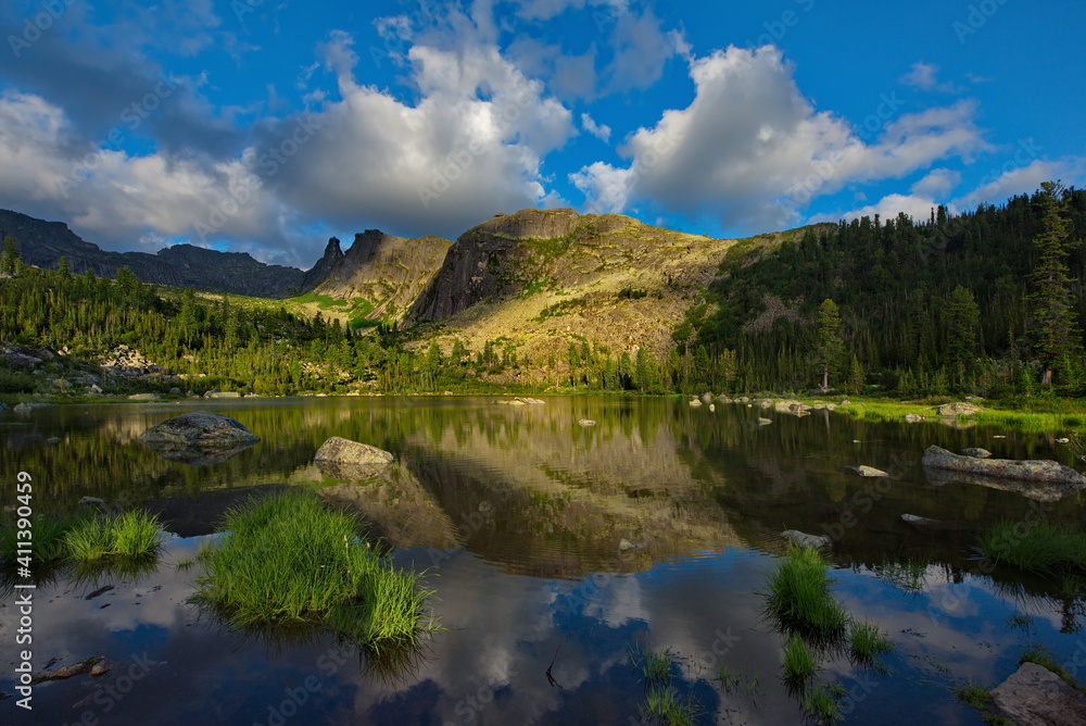 Fototapeta premium Russia. South of the Krasnoyarsk territory, Eastern Sayans. Rainbow lake in the natural mountain Park Ergaki (from the Turkic