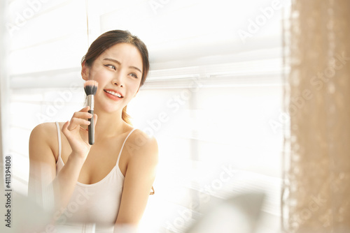 여성 미용 뷰티 모델 Free Download 여성 미용 뷰티 모델 - GFXLoad