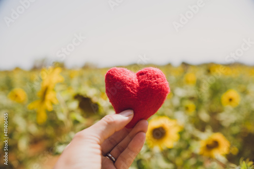 heart mark sunflowers Valentine's Day romantic