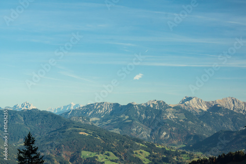 Fototapeta Naklejka Na Ścianę i Meble -  beautiful bavarian landscape with mountains and sky