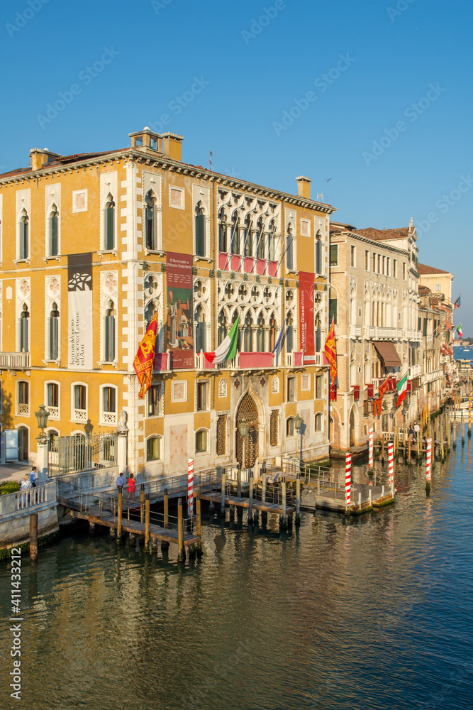 Naklejka premium discovery of the city of Venice and its small canals and romantic alleys