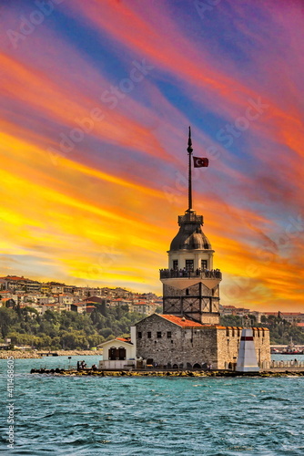 Fototapete Galata Tower and Maiden's Tower view with Bosphorus tour in Istanbul