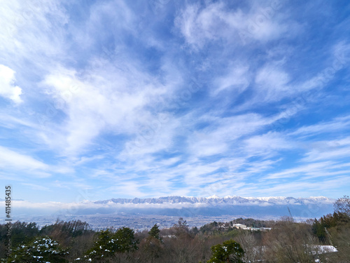 松本市内から冬の北アルプス方面を望む 長野県