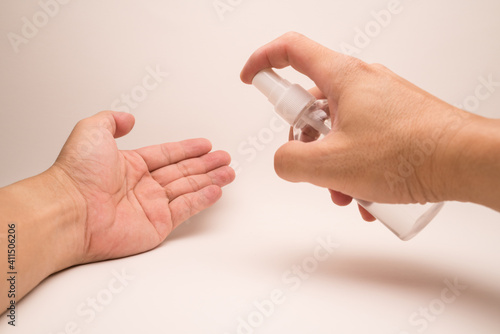 alcohol gel inject spread on hand