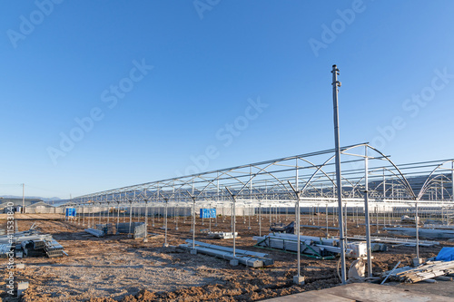 Wallpaper Mural 建設中のビニールハウス　田園風景 Torontodigital.ca