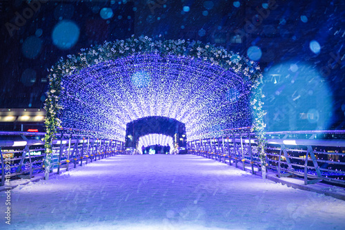 雪の降る小倉イルミネーション　